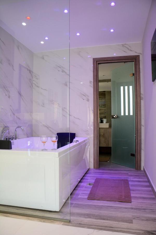 Dafni Luxury Suites Athens Exterior photo