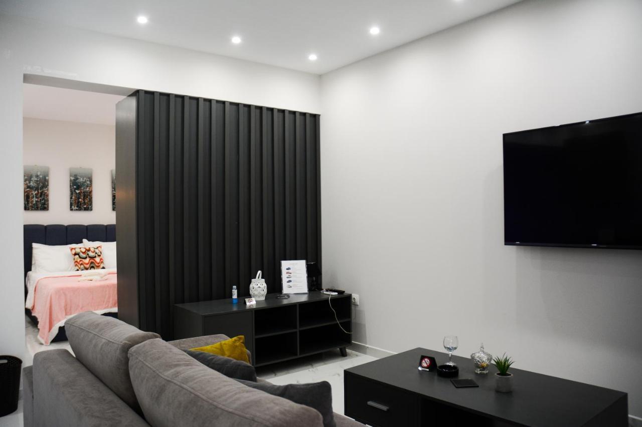 Dafni Luxury Suites Athens Exterior photo